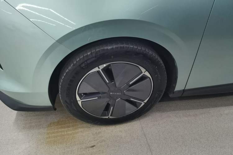 Used SAIC MAXUS Dajia 7 2024 Super Hybrid Ultra-Long Range Flagship Edition Left Front Wheel Hub