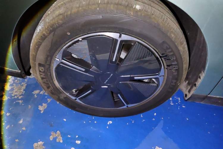 Used SAIC MAXUS Dajia 7 2024 Revised Version Super Hybrid Long-Range Edition Enjoyment Version Left Front Wheel Hub