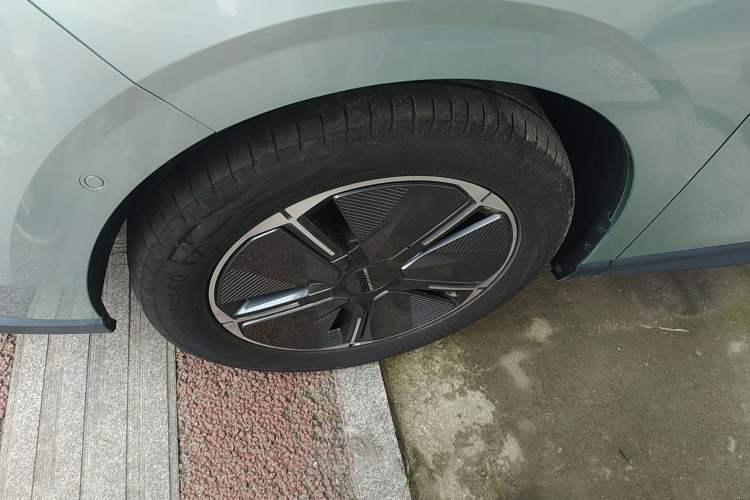 Used SAIC MAXUS Dajia 7 2024 605 km Extended-Range Forest Version Left Front Wheel Hub
