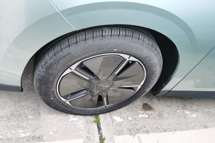 Used SAIC MAXUS Dajia 7 2024 Revised Version Super Hybrid Long-Range Edition Enjoyment Version Left Front Wheel Hub