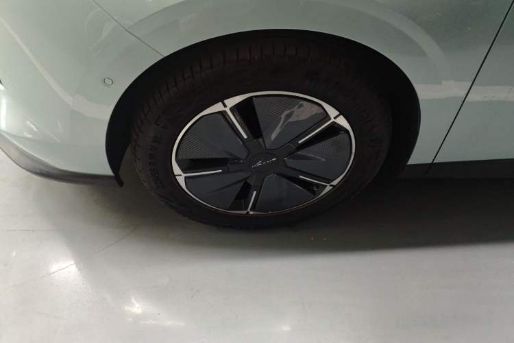 Used SAIC MAXUS Dajia 7 2024 605 km Extended Range Highland Version Six-Seater Left Front Wheel Hub