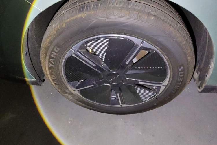 Used SAIC MAXUS Dajia 7 2024 Revised Version Super Hybrid Long-Range Edition Enjoyment Version Left Front Wheel Hub