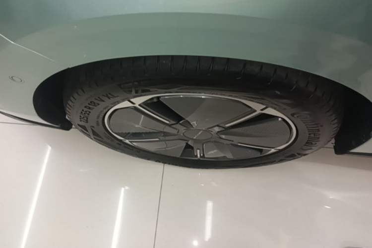Used SAIC MAXUS Dajia 7 2024 605 km Extended Range Highland Version Six-Seater Left Front Wheel Hub