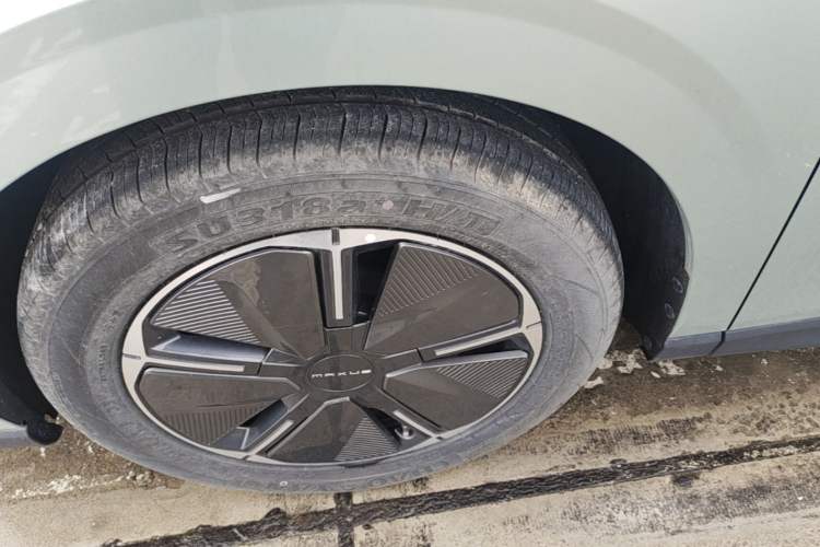 Used SAIC MAXUS Dajia 7 2024 Revised Version Super Hybrid Long-Range Edition Enjoyment Version Left Front Wheel Hub