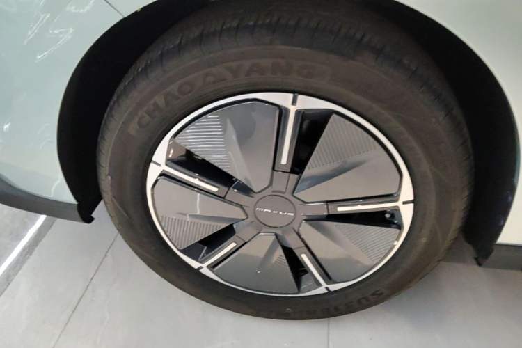 Used SAIC MAXUS Dajia 7 2024 Revised Version Super Hybrid Long-Range Edition Enjoyment Version Left Front Wheel Hub