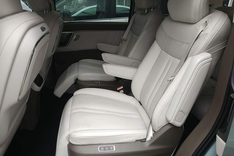Used SAIC MAXUS Dajia 7 2024 605 km Extended-Range Forest Version Left Rear Seat
