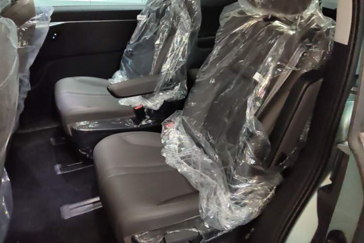 Used SAIC MAXUS Dajia 7 2024 Revised Version Super Hybrid Long-Range Edition Enjoyment Version Left Rear Seat
