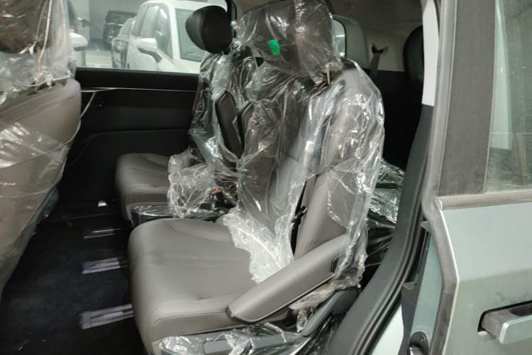 Used SAIC MAXUS Dajia 7 2024 Revised Version Super Hybrid Long-Range Edition Enjoyment Version Left Rear Seat