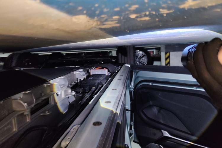 Used SAIC MAXUS Dajia 7 2024 Revised Version Super Hybrid Long-Range Edition Enjoyment Version Left Side Sill