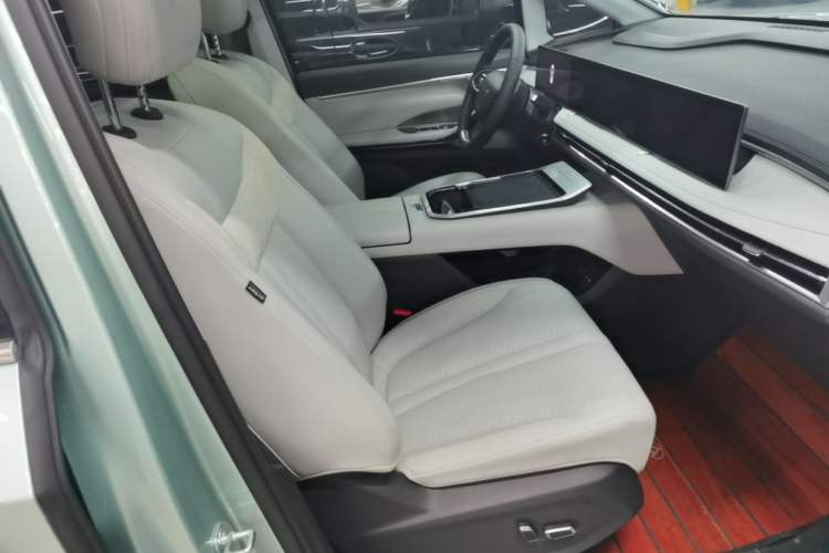 Used SAIC MAXUS Dajia 7 2024 Super Hybrid Ultra-Long Range Flagship Edition Right Front Seat