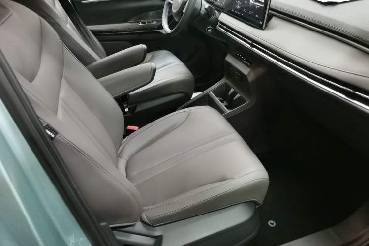 Used SAIC MAXUS Dajia 7 2024 Revised Version Super Hybrid Long-Range Edition Enjoyment Version Right Front Seat