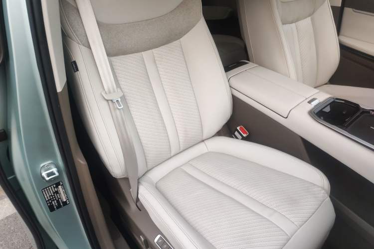Used SAIC MAXUS Dajia 7 2024 605 km Extended Range Highland Version Six-Seater Right Front Seat