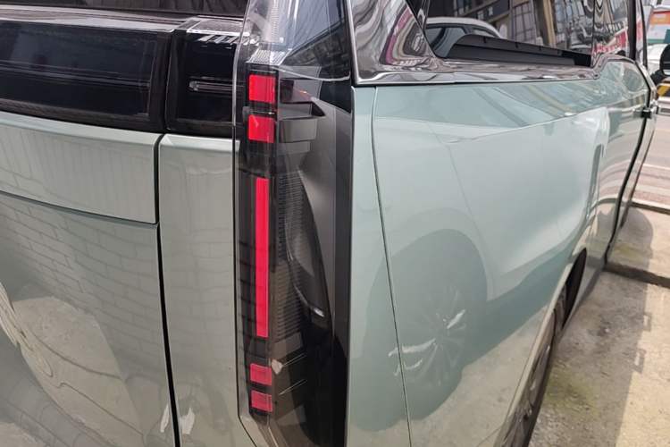 Used SAIC MAXUS Dajia 7 2024 605 km Extended-Range Forest Version Right Rear Taillight