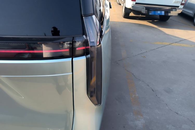 Used SAIC MAXUS Dajia 7 2024 Super Hybrid Ultra-Long Range Edition – Premium Version Right Rear Taillight