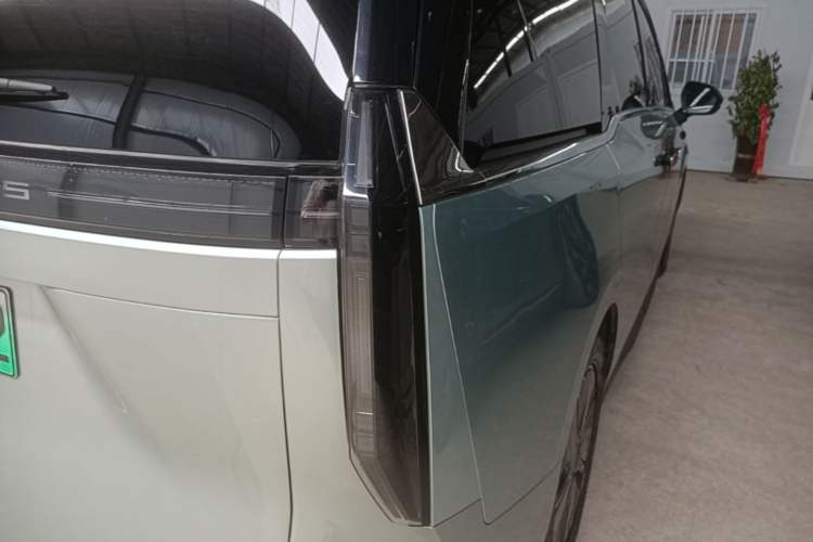 Used SAIC MAXUS Dajia 7 2024 605 km Extended-Range Forest Version Right Rear Taillight