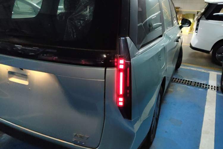 Used SAIC MAXUS Dajia 7 2024 Revised Version Super Hybrid Long-Range Edition Enjoyment Version Right Rear Taillight