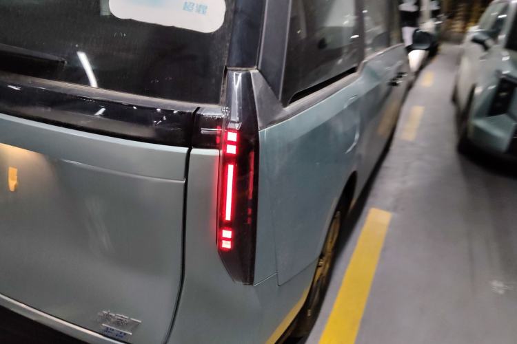 Used SAIC MAXUS Dajia 7 2024 Revised Version Super Hybrid Long-Range Edition Enjoyment Version Right Rear Taillight