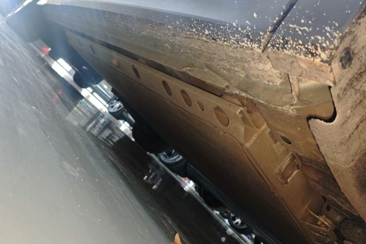 Used SAIC MAXUS Dajia 7 2024 605 km Extended Range Highland Version Six-Seater Right Side Sill