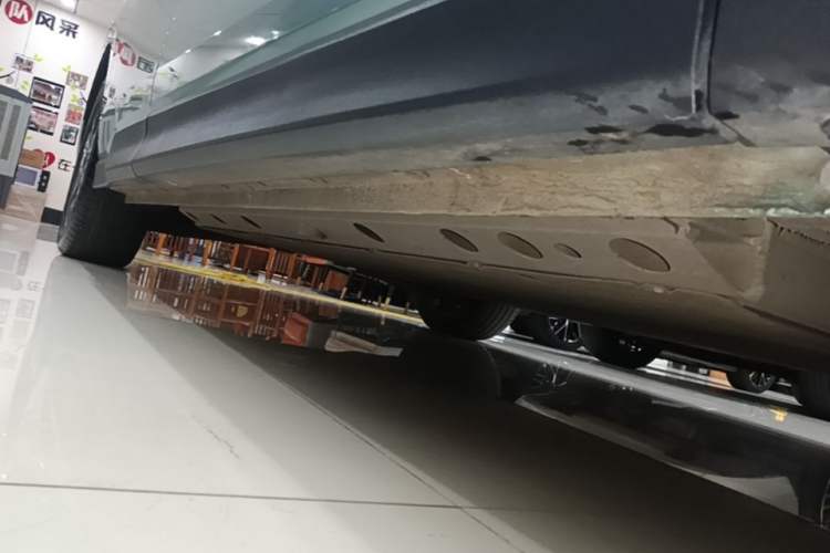 Used SAIC MAXUS Dajia 7 2024 605 km Extended Range Highland Version Six-Seater Right Side Sill