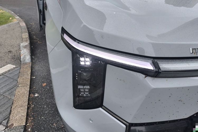 Used SAIC MAXUS Dajia 7 2024 Super Hybrid Long-Range Flagship Edition Right Front Headlight
