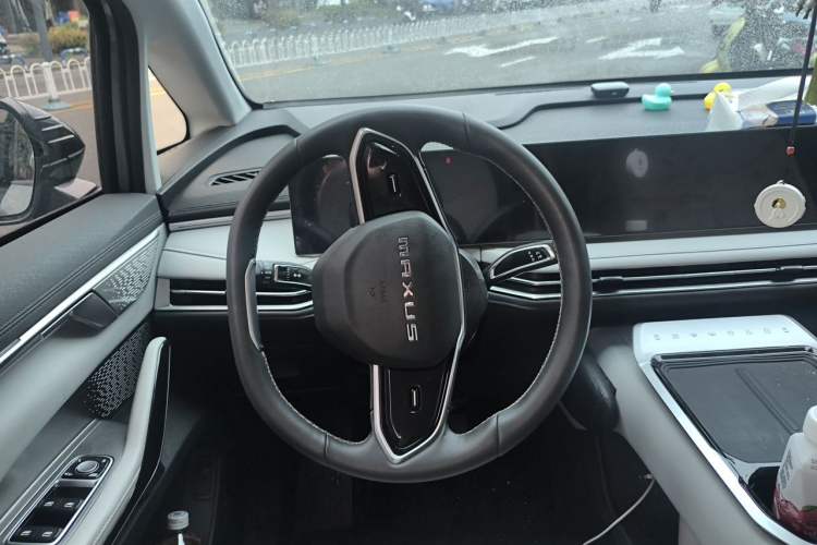Used SAIC MAXUS Dajia 7 2024 Super Hybrid Long-Range Flagship Edition Steering Wheel