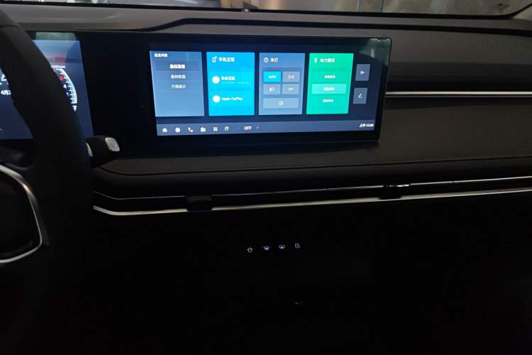 Used SAIC MAXUS Dajia 7 2024 Revised Version Super Hybrid Long-Range Edition Enjoyment Version Audio And AC Panel