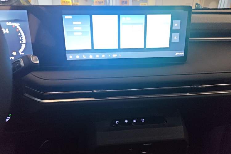 Used SAIC MAXUS Dajia 7 2024 Revised Version Super Hybrid Long-Range Edition Enjoyment Version Audio And AC Panel