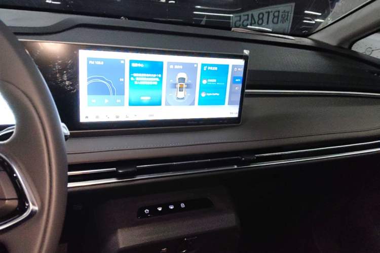 Used SAIC MAXUS Dajia 7 2024 Revised Version Super Hybrid Long-Range Edition Enjoyment Version Audio And AC Panel