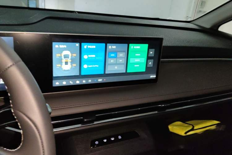Used SAIC MAXUS Dajia 7 2024 Revised Version Super Hybrid Long-Range Edition Enjoyment Version Audio And AC Panel
