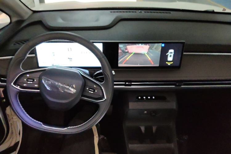 Used SAIC MAXUS Dajia 7 2024 Revised Version Super Hybrid Long-Range Edition Enjoyment Version Center Console