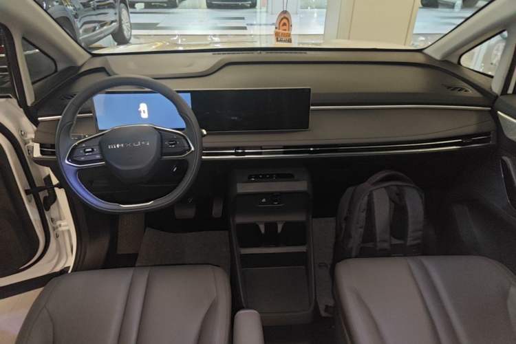 Used SAIC MAXUS Dajia 7 2024 Revised Version Super Hybrid Long-Range Edition Enjoyment Version Center Console