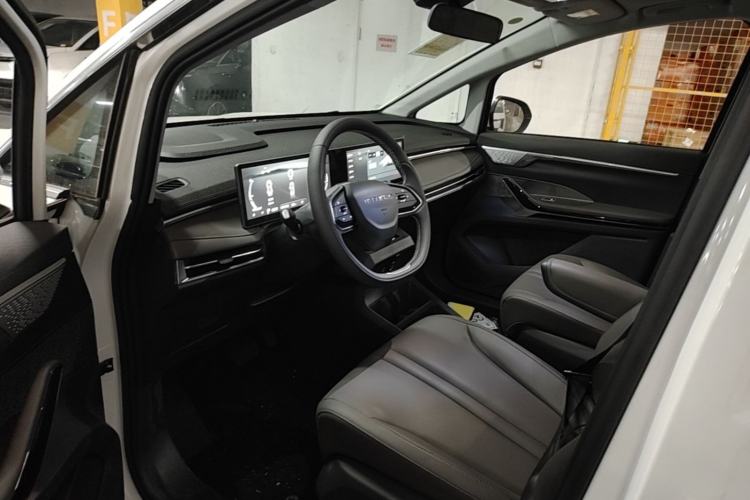 Used SAIC MAXUS Dajia 7 2024 Revised Version Super Hybrid Long-Range Edition Enjoyment Version Driver Seat