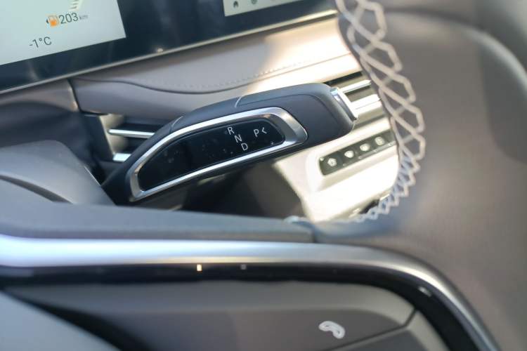 Used SAIC MAXUS Dajia 7 2024 Revised Version Super Hybrid Long-Range Edition Enjoyment Version Gear Lever
