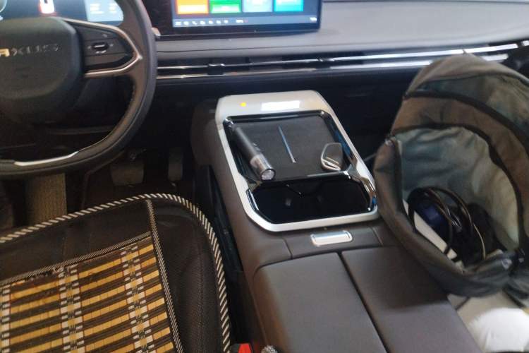Used SAIC MAXUS Dajia 7 2024 527 km Long-Range Edition for the Prairie Gear Lever
