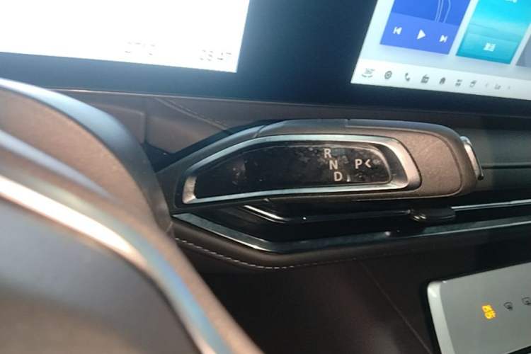 Used SAIC MAXUS Dajia 7 2024 527 km Long-Range Edition for the Prairie Gear Lever