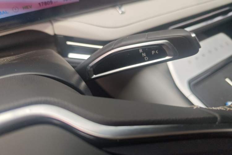 Used SAIC MAXUS Dajia 7 2024 Super Hybrid Ultra-Long Range Luxury Edition Gear Lever