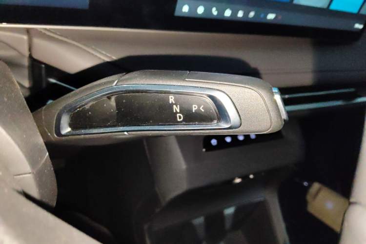 Used SAIC MAXUS Dajia 7 2024 Revised Version Super Hybrid Long-Range Edition Enjoyment Version Gear Lever