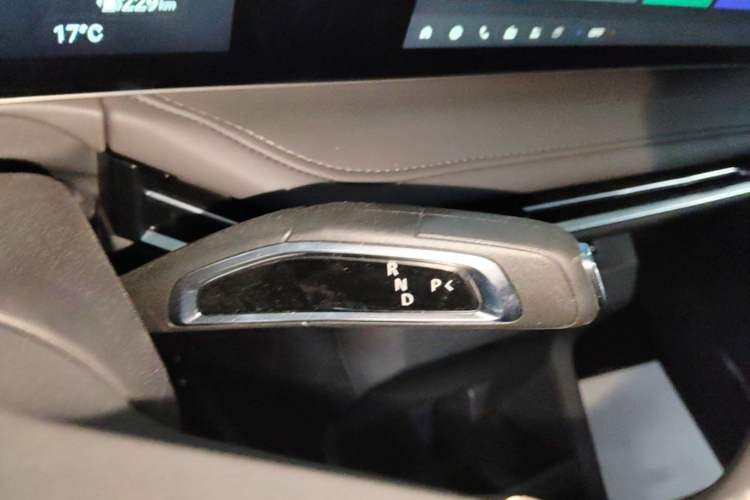 Used SAIC MAXUS Dajia 7 2024 Revised Version Super Hybrid Long-Range Edition Enjoyment Version Gear Lever