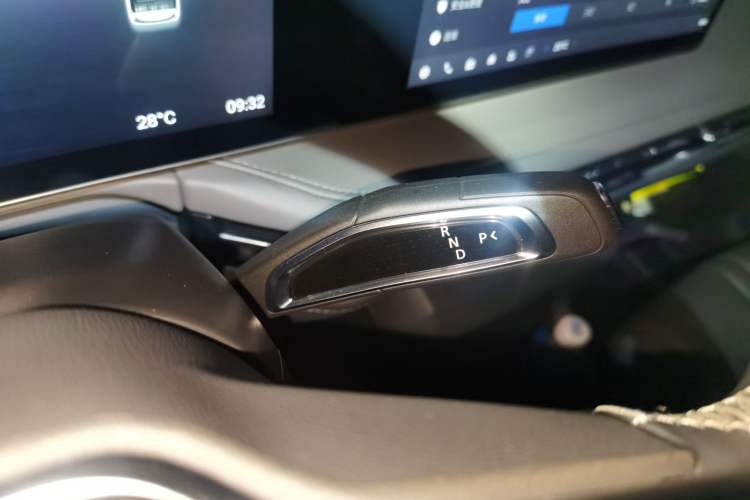 Used SAIC MAXUS Dajia 7 2024 527 km Long-Range Edition for the Prairie Gear Lever
