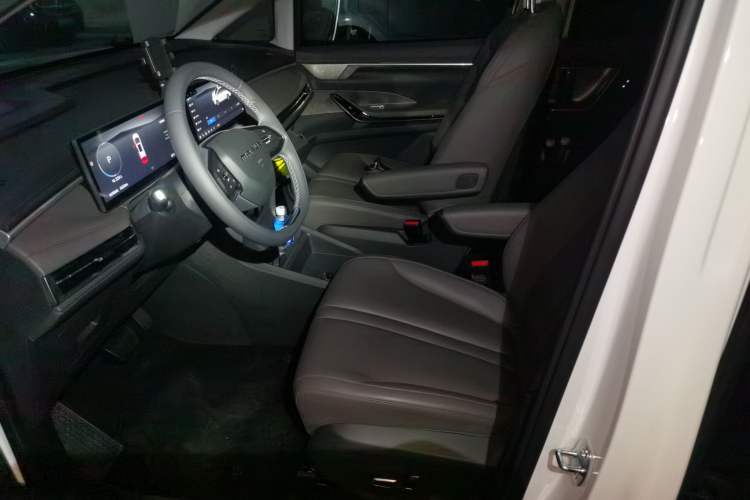 Used SAIC MAXUS Dajia 7 2024 527 km Long-Range Edition for the Prairie Left Front Seat