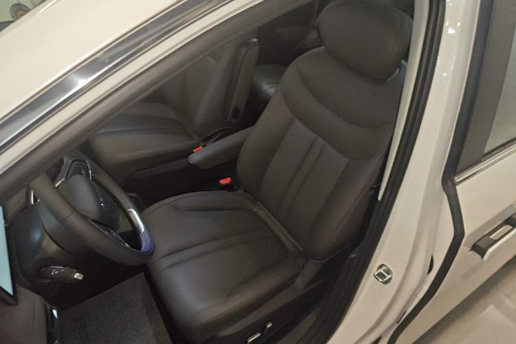 Used SAIC MAXUS Dajia 7 2024 Revised Version Super Hybrid Long-Range Edition Enjoyment Version Left Front Seat