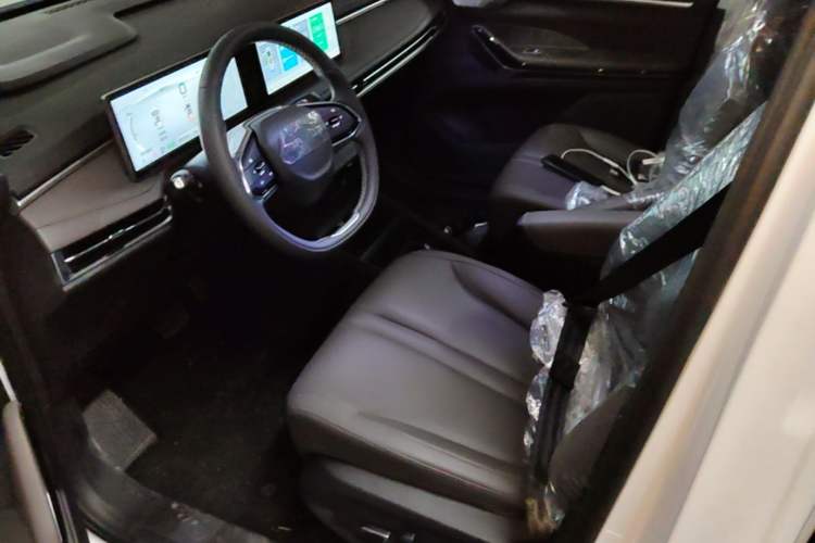 Used SAIC MAXUS Dajia 7 2024 Revised Version Super Hybrid Long-Range Edition Enjoyment Version Left Front Seat
