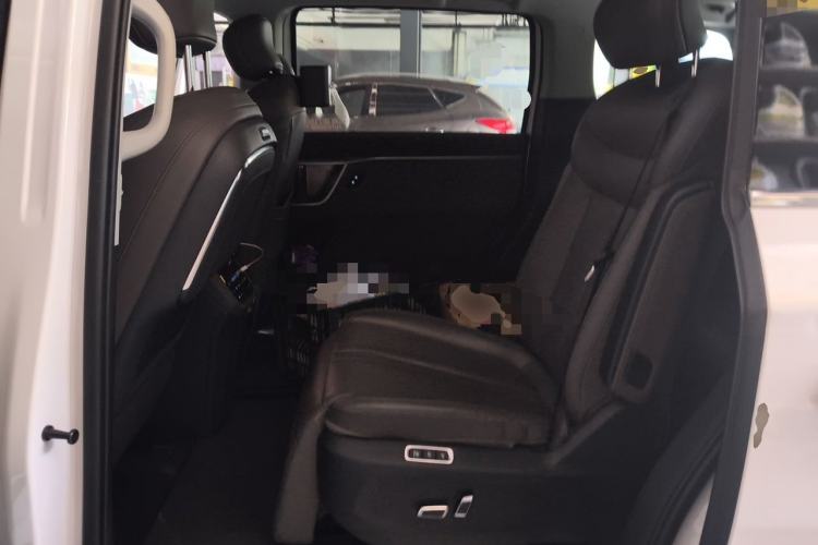 Used SAIC MAXUS Dajia 7 2024 605 km Extended Range Highland Version Six-Seater Left Rear Seat
