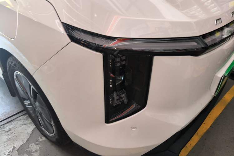 Used SAIC MAXUS Dajia 7 2024 605 km Extended Range Highland Version Six-Seater Right Front Headlight