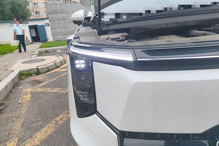 Used SAIC MAXUS Dajia 7 2024 Revised Version Super Hybrid Long-Range Edition Enjoyment Version Right Front Headlight