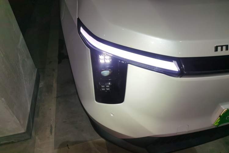 Used SAIC MAXUS Dajia 7 2024 527 km Long-Range Edition for the Prairie Right Front Headlight