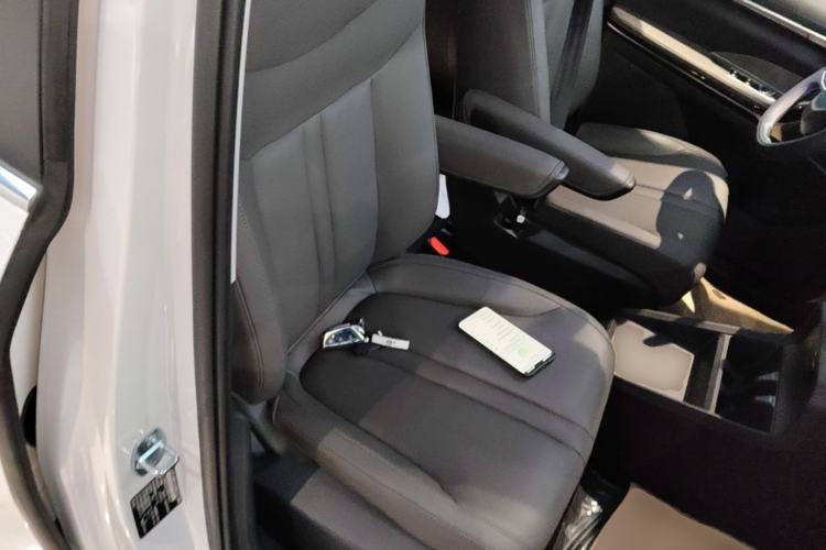 Used SAIC MAXUS Dajia 7 2024 Revised Version Super Hybrid Long-Range Edition Enjoyment Version Right Front Seat