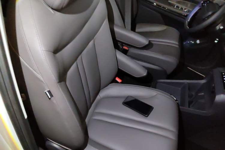 Used SAIC MAXUS Dajia 7 2024 Revised Version Super Hybrid Long-Range Edition Enjoyment Version Right Front Seat