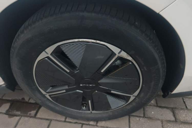 Used SAIC MAXUS Dajia 7 2024 527 km Long-Range Edition for the Prairie Right Front Wheel Hub