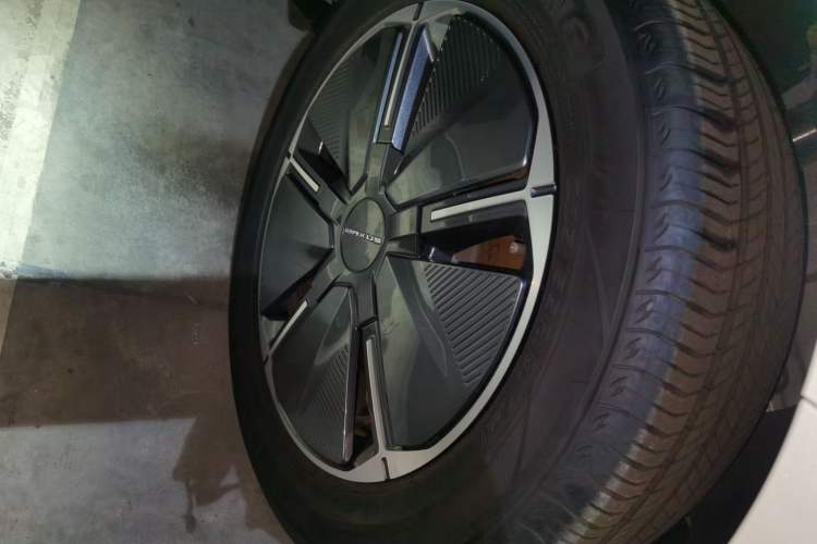 Used SAIC MAXUS Dajia 7 2024 527 km Long-Range Edition for the Prairie Right Front Wheel Hub